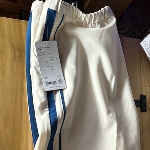 Women’s Athleta NWT Cream Pants with Navy Side Stripe